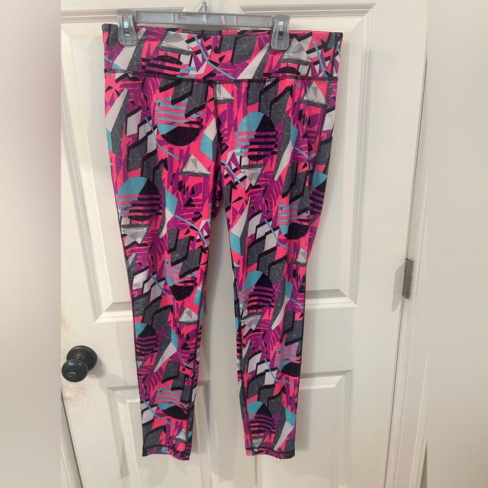 Women’s Danskin Now Vibrant Pink Geometric Leggings Size Large